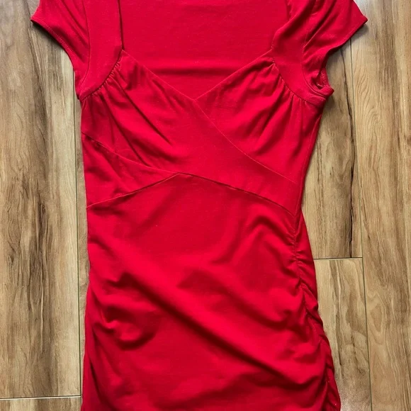 Express Red Tee - Picture 1 of 3